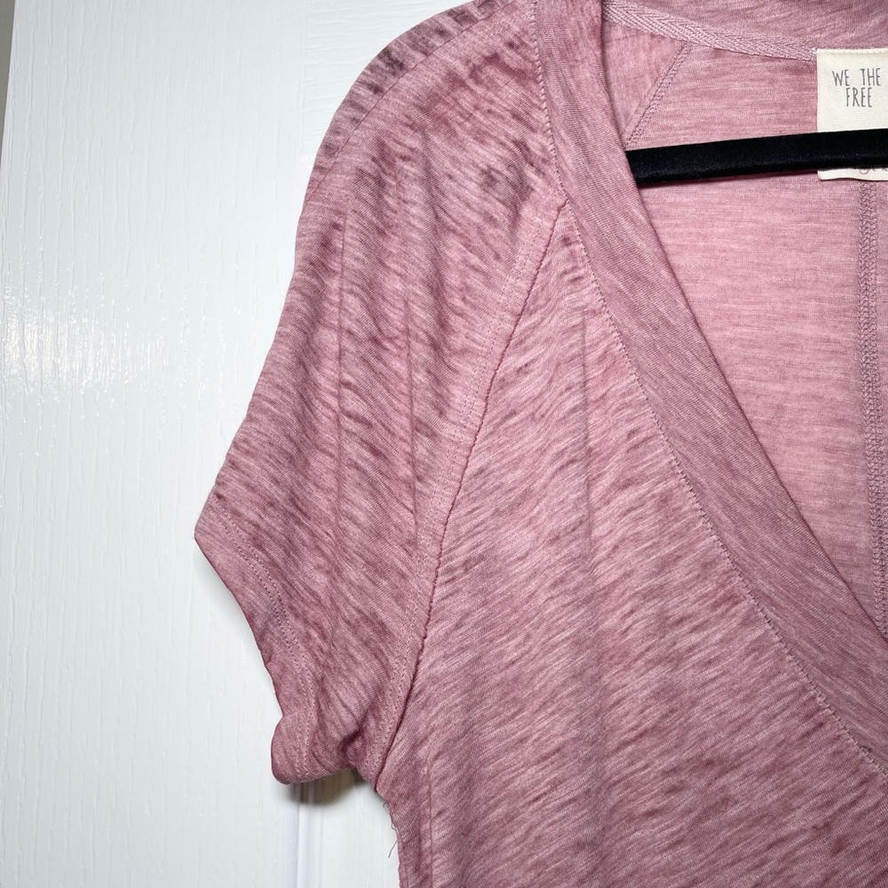 Free People Women’s Clementine V-Neck Short Sleeve Tee in Berry Size Medium - Picture 10 of 15